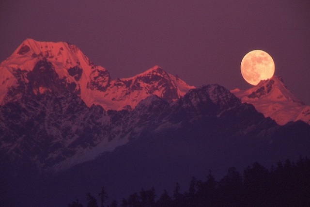 Pink Himalayas and a full moon perfect for having time alone